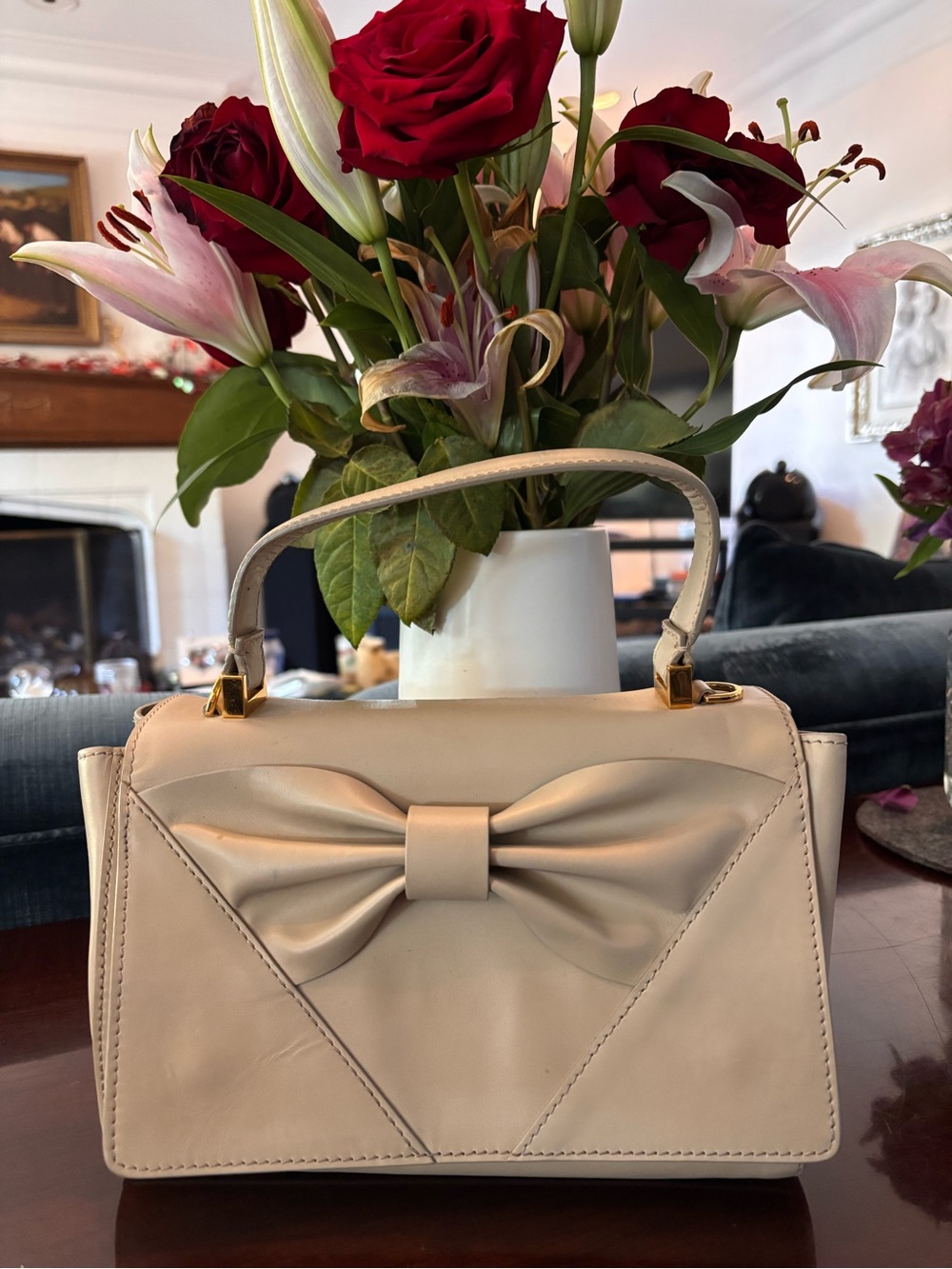 Valentino Bow Flap Bag
-Handle Bag in Cream